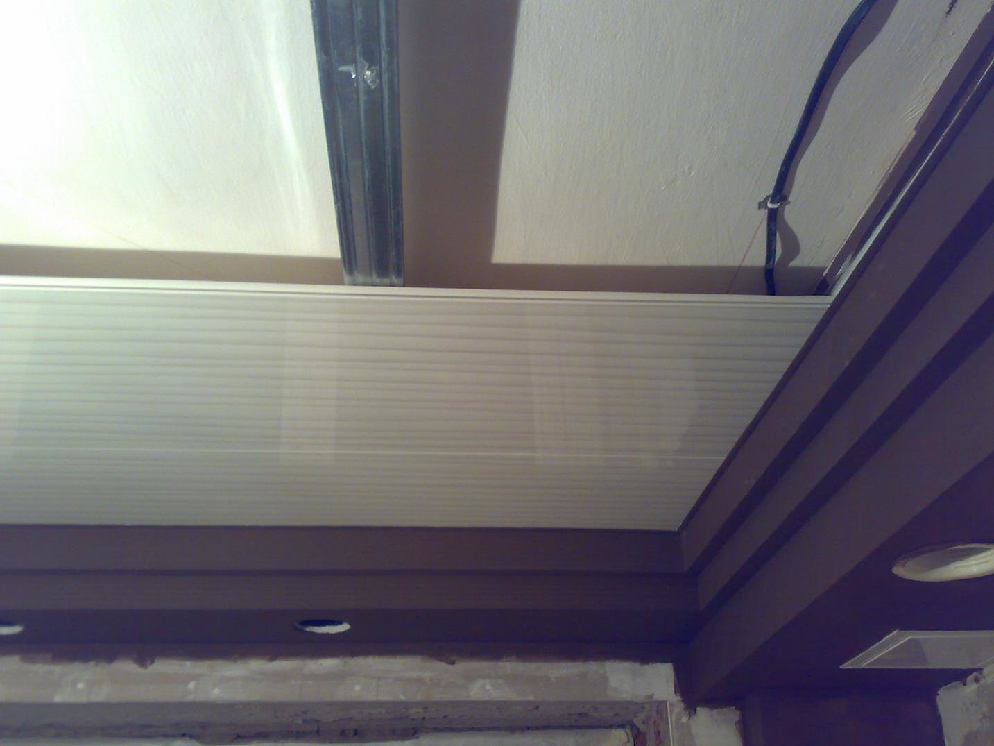 панели потолка на кухне