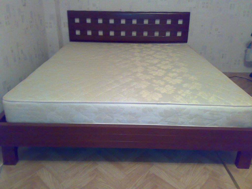 кровать из сосны с матрацем