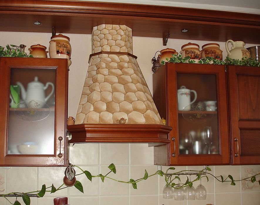 кухня в украинском стиле - вытяжка