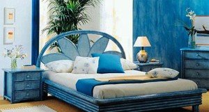 синий цвет в интерьере спальни